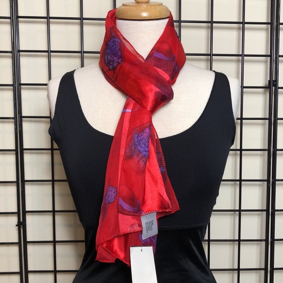 NWT Red Hat Society Oblong Scarf 100% Polyester Hand Wash - Picture 7 of 9